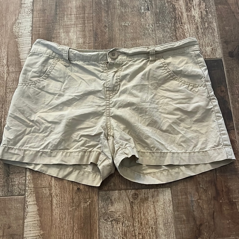 GUC Girls Old Navy khaki shorts